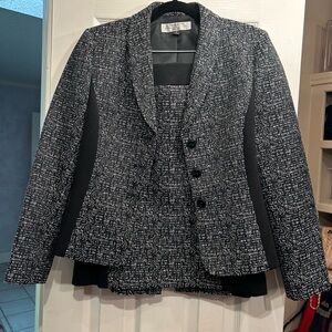 Tahari 2 Piece Suit